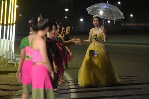 BIB: 76404
                            <button type="button" onclick="openModal(13911041)" class="btn btn-primary btn-sm float-right btn-popup" data-toggle="modal" data-target=".modal-high-quality">
                        <i class="fas fa-shopping-cart"></i> Add to Cart
                    </button>
                                            <button type="button" onclick="isThisMe(13911041, true)" class="btn btn-success btn-sm float-right btn-popup btn-isme hidden" data-toggle="tooltip" data-placement="bottom" title="นี่คือรูปของคุณใช่ไหม คลิกที่นี่เพื่อเอาเข้าอัลบั้ม">
                        <i class="fas fa-plus"></i> Add to album
                    </button>
                    <button type="button" onclick="isThisMe(13911041, false)" class="btn btn-warning btn-sm float-right btn-popup btn-isnotme hidden">
                        <i class="fas fa-ban"></i> Remove from album
                    </button>