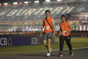 BIB: 21618, 259
                            <button type="button" onclick="openModal(14420037)" class="btn btn-primary btn-sm float-right btn-popup" data-toggle="modal" data-target=".modal-high-quality">
                        <i class="fas fa-shopping-cart"></i> Add to Cart
                    </button>
                                            <button type="button" onclick="isThisMe(14420037, true)" class="btn btn-success btn-sm float-right btn-popup btn-isme hidden" data-toggle="tooltip" data-placement="bottom" title="นี่คือรูปของคุณใช่ไหม คลิกที่นี่เพื่อเอาเข้าอัลบั้ม">
                        <i class="fas fa-plus"></i> Add to album
                    </button>
                    <button type="button" onclick="isThisMe(14420037, false)" class="btn btn-warning btn-sm float-right btn-popup btn-isnotme hidden">
                        <i class="fas fa-ban"></i> Remove from album
                    </button>