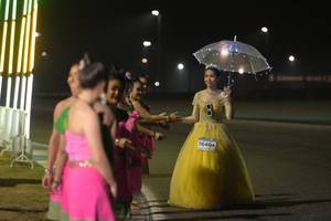 BIB: 76404
                            <button type="button" onclick="openModal(13909980)" class="btn btn-primary btn-sm float-right btn-popup" data-toggle="modal" data-target=".modal-high-quality">
                        <i class="fas fa-shopping-cart"></i> Add to Cart
                    </button>
                                            <button type="button" onclick="isThisMe(13909980, true)" class="btn btn-success btn-sm float-right btn-popup btn-isme hidden" data-toggle="tooltip" data-placement="bottom" title="นี่คือรูปของคุณใช่ไหม คลิกที่นี่เพื่อเอาเข้าอัลบั้ม">
                        <i class="fas fa-plus"></i> Add to album
                    </button>
                    <button type="button" onclick="isThisMe(13909980, false)" class="btn btn-warning btn-sm float-right btn-popup btn-isnotme hidden">
                        <i class="fas fa-ban"></i> Remove from album
                    </button>