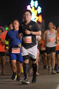 BIB: 22042, 77367, 25422
                            <button type="button" onclick="openModal(14405666)" class="btn btn-primary btn-sm float-right btn-popup" data-toggle="modal" data-target=".modal-high-quality">
                        <i class="fas fa-shopping-cart"></i> Add to Cart
                    </button>
                                            <button type="button" onclick="isThisMe(14405666, true)" class="btn btn-success btn-sm float-right btn-popup btn-isme hidden" data-toggle="tooltip" data-placement="bottom" title="นี่คือรูปของคุณใช่ไหม คลิกที่นี่เพื่อเอาเข้าอัลบั้ม">
                        <i class="fas fa-plus"></i> Add to album
                    </button>
                    <button type="button" onclick="isThisMe(14405666, false)" class="btn btn-warning btn-sm float-right btn-popup btn-isnotme hidden">
                        <i class="fas fa-ban"></i> Remove from album
                    </button>