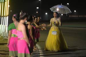 BIB: 76404
                            <button type="button" onclick="openModal(13909988)" class="btn btn-primary btn-sm float-right btn-popup" data-toggle="modal" data-target=".modal-high-quality">
                        <i class="fas fa-shopping-cart"></i> Add to Cart
                    </button>
                                            <button type="button" onclick="isThisMe(13909988, true)" class="btn btn-success btn-sm float-right btn-popup btn-isme hidden" data-toggle="tooltip" data-placement="bottom" title="นี่คือรูปของคุณใช่ไหม คลิกที่นี่เพื่อเอาเข้าอัลบั้ม">
                        <i class="fas fa-plus"></i> Add to album
                    </button>
                    <button type="button" onclick="isThisMe(13909988, false)" class="btn btn-warning btn-sm float-right btn-popup btn-isnotme hidden">
                        <i class="fas fa-ban"></i> Remove from album
                    </button>