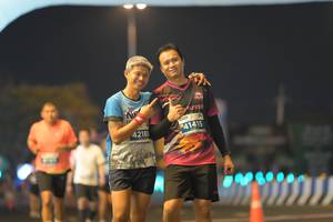 BIB: 42185, 41415
                            <button type="button" onclick="openModal(14403945)" class="btn btn-primary btn-sm float-right btn-popup" data-toggle="modal" data-target=".modal-high-quality">
                        <i class="fas fa-shopping-cart"></i> Add to Cart
                    </button>
                                            <button type="button" onclick="isThisMe(14403945, true)" class="btn btn-success btn-sm float-right btn-popup btn-isme hidden" data-toggle="tooltip" data-placement="bottom" title="นี่คือรูปของคุณใช่ไหม คลิกที่นี่เพื่อเอาเข้าอัลบั้ม">
                        <i class="fas fa-plus"></i> Add to album
                    </button>
                    <button type="button" onclick="isThisMe(14403945, false)" class="btn btn-warning btn-sm float-right btn-popup btn-isnotme hidden">
                        <i class="fas fa-ban"></i> Remove from album
                    </button>