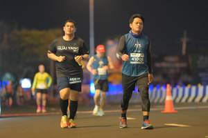 BIB: 201, 41006, 46819
                            <button type="button" onclick="openModal(13989391)" class="btn btn-primary btn-sm float-right btn-popup" data-toggle="modal" data-target=".modal-high-quality">
                        <i class="fas fa-shopping-cart"></i> Add to Cart
                    </button>
                                            <button type="button" onclick="isThisMe(13989391, true)" class="btn btn-success btn-sm float-right btn-popup btn-isme hidden" data-toggle="tooltip" data-placement="bottom" title="นี่คือรูปของคุณใช่ไหม คลิกที่นี่เพื่อเอาเข้าอัลบั้ม">
                        <i class="fas fa-plus"></i> Add to album
                    </button>
                    <button type="button" onclick="isThisMe(13989391, false)" class="btn btn-warning btn-sm float-right btn-popup btn-isnotme hidden">
                        <i class="fas fa-ban"></i> Remove from album
                    </button>