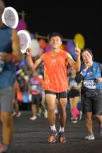 BIB: 42822
                            <button type="button" onclick="openModal(14481434)" class="btn btn-primary btn-sm float-right btn-popup" data-toggle="modal" data-target=".modal-high-quality">
                        <i class="fas fa-shopping-cart"></i> Add to Cart
                    </button>
                                            <button type="button" onclick="isThisMe(14481434, true)" class="btn btn-success btn-sm float-right btn-popup btn-isme hidden" data-toggle="tooltip" data-placement="bottom" title="นี่คือรูปของคุณใช่ไหม คลิกที่นี่เพื่อเอาเข้าอัลบั้ม">
                        <i class="fas fa-plus"></i> Add to album
                    </button>
                    <button type="button" onclick="isThisMe(14481434, false)" class="btn btn-warning btn-sm float-right btn-popup btn-isnotme hidden">
                        <i class="fas fa-ban"></i> Remove from album
                    </button>