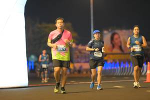 BIB: 8020, 40277, 48025
                            <button type="button" onclick="openModal(13992523)" class="btn btn-primary btn-sm float-right btn-popup" data-toggle="modal" data-target=".modal-high-quality">
                        <i class="fas fa-shopping-cart"></i> Add to Cart
                    </button>
                                            <button type="button" onclick="isThisMe(13992523, true)" class="btn btn-success btn-sm float-right btn-popup btn-isme hidden" data-toggle="tooltip" data-placement="bottom" title="นี่คือรูปของคุณใช่ไหม คลิกที่นี่เพื่อเอาเข้าอัลบั้ม">
                        <i class="fas fa-plus"></i> Add to album
                    </button>
                    <button type="button" onclick="isThisMe(13992523, false)" class="btn btn-warning btn-sm float-right btn-popup btn-isnotme hidden">
                        <i class="fas fa-ban"></i> Remove from album
                    </button>