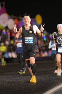 BIB: 40709
                            <button type="button" onclick="openModal(14487638)" class="btn btn-primary btn-sm float-right btn-popup" data-toggle="modal" data-target=".modal-high-quality">
                        <i class="fas fa-shopping-cart"></i> Add to Cart
                    </button>
                                            <button type="button" onclick="isThisMe(14487638, true)" class="btn btn-success btn-sm float-right btn-popup btn-isme hidden" data-toggle="tooltip" data-placement="bottom" title="นี่คือรูปของคุณใช่ไหม คลิกที่นี่เพื่อเอาเข้าอัลบั้ม">
                        <i class="fas fa-plus"></i> Add to album
                    </button>
                    <button type="button" onclick="isThisMe(14487638, false)" class="btn btn-warning btn-sm float-right btn-popup btn-isnotme hidden">
                        <i class="fas fa-ban"></i> Remove from album
                    </button>