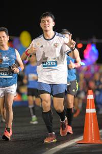 BIB: 41035, 42270
                            <button type="button" onclick="openModal(14473894)" class="btn btn-primary btn-sm float-right btn-popup" data-toggle="modal" data-target=".modal-high-quality">
                        <i class="fas fa-shopping-cart"></i> Add to Cart
                    </button>
                                            <button type="button" onclick="isThisMe(14473894, true)" class="btn btn-success btn-sm float-right btn-popup btn-isme hidden" data-toggle="tooltip" data-placement="bottom" title="นี่คือรูปของคุณใช่ไหม คลิกที่นี่เพื่อเอาเข้าอัลบั้ม">
                        <i class="fas fa-plus"></i> Add to album
                    </button>
                    <button type="button" onclick="isThisMe(14473894, false)" class="btn btn-warning btn-sm float-right btn-popup btn-isnotme hidden">
                        <i class="fas fa-ban"></i> Remove from album
                    </button>