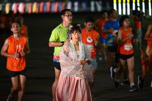 BIB: 200, 27956
                            <button type="button" onclick="openModal(14259105)" class="btn btn-primary btn-sm float-right btn-popup" data-toggle="modal" data-target=".modal-high-quality">
                        <i class="fas fa-shopping-cart"></i> Add to Cart
                    </button>
                                            <button type="button" onclick="isThisMe(14259105, true)" class="btn btn-success btn-sm float-right btn-popup btn-isme hidden" data-toggle="tooltip" data-placement="bottom" title="นี่คือรูปของคุณใช่ไหม คลิกที่นี่เพื่อเอาเข้าอัลบั้ม">
                        <i class="fas fa-plus"></i> Add to album
                    </button>
                    <button type="button" onclick="isThisMe(14259105, false)" class="btn btn-warning btn-sm float-right btn-popup btn-isnotme hidden">
                        <i class="fas fa-ban"></i> Remove from album
                    </button>