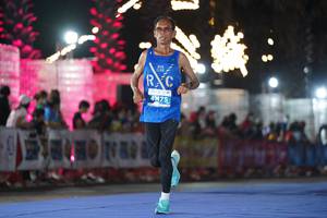 BIB: 475
                            <button type="button" onclick="openModal(15363301)" class="btn btn-primary btn-sm float-right btn-popup" data-toggle="modal" data-target=".modal-high-quality">
                        <i class="fas fa-shopping-cart"></i> Add to Cart
                    </button>
                                            <button type="button" onclick="isThisMe(15363301, true)" class="btn btn-success btn-sm float-right btn-popup btn-isme hidden" data-toggle="tooltip" data-placement="bottom" title="นี่คือรูปของคุณใช่ไหม คลิกที่นี่เพื่อเอาเข้าอัลบั้ม">
                        <i class="fas fa-plus"></i> Add to album
                    </button>
                    <button type="button" onclick="isThisMe(15363301, false)" class="btn btn-warning btn-sm float-right btn-popup btn-isnotme hidden">
                        <i class="fas fa-ban"></i> Remove from album
                    </button>