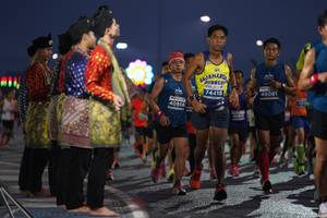 BIB: 74415, 46081, 40956
                            <button type="button" onclick="openModal(13844999)" class="btn btn-primary btn-sm float-right btn-popup" data-toggle="modal" data-target=".modal-high-quality">
                        <i class="fas fa-shopping-cart"></i> Add to Cart
                    </button>
                                            <button type="button" onclick="isThisMe(13844999, true)" class="btn btn-success btn-sm float-right btn-popup btn-isme hidden" data-toggle="tooltip" data-placement="bottom" title="นี่คือรูปของคุณใช่ไหม คลิกที่นี่เพื่อเอาเข้าอัลบั้ม">
                        <i class="fas fa-plus"></i> Add to album
                    </button>
                    <button type="button" onclick="isThisMe(13844999, false)" class="btn btn-warning btn-sm float-right btn-popup btn-isnotme hidden">
                        <i class="fas fa-ban"></i> Remove from album
                    </button>