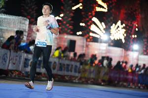 BIB: 2126
                            <button type="button" onclick="openModal(14117403)" class="btn btn-primary btn-sm float-right btn-popup" data-toggle="modal" data-target=".modal-high-quality">
                        <i class="fas fa-shopping-cart"></i> Add to Cart
                    </button>
                                            <button type="button" onclick="isThisMe(14117403, true)" class="btn btn-success btn-sm float-right btn-popup btn-isme hidden" data-toggle="tooltip" data-placement="bottom" title="นี่คือรูปของคุณใช่ไหม คลิกที่นี่เพื่อเอาเข้าอัลบั้ม">
                        <i class="fas fa-plus"></i> Add to album
                    </button>
                    <button type="button" onclick="isThisMe(14117403, false)" class="btn btn-warning btn-sm float-right btn-popup btn-isnotme hidden">
                        <i class="fas fa-ban"></i> Remove from album
                    </button>