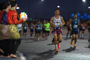 BIB: 250
                            <button type="button" onclick="openModal(13849569)" class="btn btn-primary btn-sm float-right btn-popup" data-toggle="modal" data-target=".modal-high-quality">
                        <i class="fas fa-shopping-cart"></i> Add to Cart
                    </button>
                                            <button type="button" onclick="isThisMe(13849569, true)" class="btn btn-success btn-sm float-right btn-popup btn-isme hidden" data-toggle="tooltip" data-placement="bottom" title="นี่คือรูปของคุณใช่ไหม คลิกที่นี่เพื่อเอาเข้าอัลบั้ม">
                        <i class="fas fa-plus"></i> Add to album
                    </button>
                    <button type="button" onclick="isThisMe(13849569, false)" class="btn btn-warning btn-sm float-right btn-popup btn-isnotme hidden">
                        <i class="fas fa-ban"></i> Remove from album
                    </button>