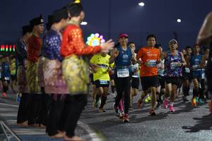 BIB: 400, 48103, 41875
                            <button type="button" onclick="openModal(13845369)" class="btn btn-primary btn-sm float-right btn-popup" data-toggle="modal" data-target=".modal-high-quality">
                        <i class="fas fa-shopping-cart"></i> Add to Cart
                    </button>
                                            <button type="button" onclick="isThisMe(13845369, true)" class="btn btn-success btn-sm float-right btn-popup btn-isme hidden" data-toggle="tooltip" data-placement="bottom" title="นี่คือรูปของคุณใช่ไหม คลิกที่นี่เพื่อเอาเข้าอัลบั้ม">
                        <i class="fas fa-plus"></i> Add to album
                    </button>
                    <button type="button" onclick="isThisMe(13845369, false)" class="btn btn-warning btn-sm float-right btn-popup btn-isnotme hidden">
                        <i class="fas fa-ban"></i> Remove from album
                    </button>