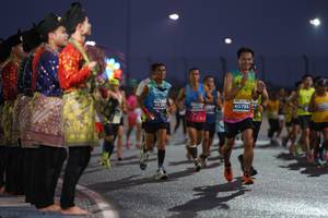 BIB: 4637, 40785
                            <button type="button" onclick="openModal(13843593)" class="btn btn-primary btn-sm float-right btn-popup" data-toggle="modal" data-target=".modal-high-quality">
                        <i class="fas fa-shopping-cart"></i> Add to Cart
                    </button>
                                            <button type="button" onclick="isThisMe(13843593, true)" class="btn btn-success btn-sm float-right btn-popup btn-isme hidden" data-toggle="tooltip" data-placement="bottom" title="นี่คือรูปของคุณใช่ไหม คลิกที่นี่เพื่อเอาเข้าอัลบั้ม">
                        <i class="fas fa-plus"></i> Add to album
                    </button>
                    <button type="button" onclick="isThisMe(13843593, false)" class="btn btn-warning btn-sm float-right btn-popup btn-isnotme hidden">
                        <i class="fas fa-ban"></i> Remove from album
                    </button>