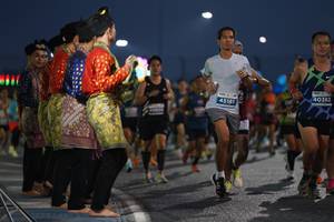 BIB: 40382, 45181
                            <button type="button" onclick="openModal(13845096)" class="btn btn-primary btn-sm float-right btn-popup" data-toggle="modal" data-target=".modal-high-quality">
                        <i class="fas fa-shopping-cart"></i> Add to Cart
                    </button>
                                            <button type="button" onclick="isThisMe(13845096, true)" class="btn btn-success btn-sm float-right btn-popup btn-isme hidden" data-toggle="tooltip" data-placement="bottom" title="นี่คือรูปของคุณใช่ไหม คลิกที่นี่เพื่อเอาเข้าอัลบั้ม">
                        <i class="fas fa-plus"></i> Add to album
                    </button>
                    <button type="button" onclick="isThisMe(13845096, false)" class="btn btn-warning btn-sm float-right btn-popup btn-isnotme hidden">
                        <i class="fas fa-ban"></i> Remove from album
                    </button>