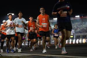 BIB: 21298, 400, 0097, 2428, 12122
                            <button type="button" onclick="openModal(13867678)" class="btn btn-primary btn-sm float-right btn-popup" data-toggle="modal" data-target=".modal-high-quality">
                        <i class="fas fa-shopping-cart"></i> Add to Cart
                    </button>
                                            <button type="button" onclick="isThisMe(13867678, true)" class="btn btn-success btn-sm float-right btn-popup btn-isme hidden" data-toggle="tooltip" data-placement="bottom" title="นี่คือรูปของคุณใช่ไหม คลิกที่นี่เพื่อเอาเข้าอัลบั้ม">
                        <i class="fas fa-plus"></i> Add to album
                    </button>
                    <button type="button" onclick="isThisMe(13867678, false)" class="btn btn-warning btn-sm float-right btn-popup btn-isnotme hidden">
                        <i class="fas fa-ban"></i> Remove from album
                    </button>