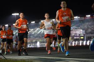 BIB: 269, 20483, 2699, 23670
                            <button type="button" onclick="openModal(13865049)" class="btn btn-primary btn-sm float-right btn-popup" data-toggle="modal" data-target=".modal-high-quality">
                        <i class="fas fa-shopping-cart"></i> Add to Cart
                    </button>
                                            <button type="button" onclick="isThisMe(13865049, true)" class="btn btn-success btn-sm float-right btn-popup btn-isme hidden" data-toggle="tooltip" data-placement="bottom" title="นี่คือรูปของคุณใช่ไหม คลิกที่นี่เพื่อเอาเข้าอัลบั้ม">
                        <i class="fas fa-plus"></i> Add to album
                    </button>
                    <button type="button" onclick="isThisMe(13865049, false)" class="btn btn-warning btn-sm float-right btn-popup btn-isnotme hidden">
                        <i class="fas fa-ban"></i> Remove from album
                    </button>