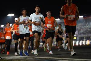 BIB: 400, 20097, 21577, 22428, 22122
                            <button type="button" onclick="openModal(13867781)" class="btn btn-primary btn-sm float-right btn-popup" data-toggle="modal" data-target=".modal-high-quality">
                        <i class="fas fa-shopping-cart"></i> Add to Cart
                    </button>
                                            <button type="button" onclick="isThisMe(13867781, true)" class="btn btn-success btn-sm float-right btn-popup btn-isme hidden" data-toggle="tooltip" data-placement="bottom" title="นี่คือรูปของคุณใช่ไหม คลิกที่นี่เพื่อเอาเข้าอัลบั้ม">
                        <i class="fas fa-plus"></i> Add to album
                    </button>
                    <button type="button" onclick="isThisMe(13867781, false)" class="btn btn-warning btn-sm float-right btn-popup btn-isnotme hidden">
                        <i class="fas fa-ban"></i> Remove from album
                    </button>