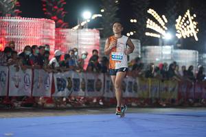 BIB: 41889
                            <button type="button" onclick="openModal(15363021)" class="btn btn-primary btn-sm float-right btn-popup" data-toggle="modal" data-target=".modal-high-quality">
                        <i class="fas fa-shopping-cart"></i> Add to Cart
                    </button>
                                            <button type="button" onclick="isThisMe(15363021, true)" class="btn btn-success btn-sm float-right btn-popup btn-isme hidden" data-toggle="tooltip" data-placement="bottom" title="นี่คือรูปของคุณใช่ไหม คลิกที่นี่เพื่อเอาเข้าอัลบั้ม">
                        <i class="fas fa-plus"></i> Add to album
                    </button>
                    <button type="button" onclick="isThisMe(15363021, false)" class="btn btn-warning btn-sm float-right btn-popup btn-isnotme hidden">
                        <i class="fas fa-ban"></i> Remove from album
                    </button>