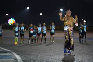 BIB: 042
                            <button type="button" onclick="openModal(13917923)" class="btn btn-primary btn-sm float-right btn-popup" data-toggle="modal" data-target=".modal-high-quality">
                        <i class="fas fa-shopping-cart"></i> Add to Cart
                    </button>
                                            <button type="button" onclick="isThisMe(13917923, true)" class="btn btn-success btn-sm float-right btn-popup btn-isme hidden" data-toggle="tooltip" data-placement="bottom" title="นี่คือรูปของคุณใช่ไหม คลิกที่นี่เพื่อเอาเข้าอัลบั้ม">
                        <i class="fas fa-plus"></i> Add to album
                    </button>
                    <button type="button" onclick="isThisMe(13917923, false)" class="btn btn-warning btn-sm float-right btn-popup btn-isnotme hidden">
                        <i class="fas fa-ban"></i> Remove from album
                    </button>