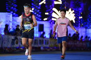 BIB: 40804
                            <button type="button" onclick="openModal(14211571)" class="btn btn-primary btn-sm float-right btn-popup" data-toggle="modal" data-target=".modal-high-quality">
                        <i class="fas fa-shopping-cart"></i> Add to Cart
                    </button>
                                            <button type="button" onclick="isThisMe(14211571, true)" class="btn btn-success btn-sm float-right btn-popup btn-isme hidden" data-toggle="tooltip" data-placement="bottom" title="นี่คือรูปของคุณใช่ไหม คลิกที่นี่เพื่อเอาเข้าอัลบั้ม">
                        <i class="fas fa-plus"></i> Add to album
                    </button>
                    <button type="button" onclick="isThisMe(14211571, false)" class="btn btn-warning btn-sm float-right btn-popup btn-isnotme hidden">
                        <i class="fas fa-ban"></i> Remove from album
                    </button>