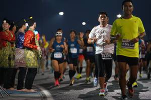 BIB: 46933, 93405
                            <button type="button" onclick="openModal(13865277)" class="btn btn-primary btn-sm float-right btn-popup" data-toggle="modal" data-target=".modal-high-quality">
                        <i class="fas fa-shopping-cart"></i> Add to Cart
                    </button>
                                            <button type="button" onclick="isThisMe(13865277, true)" class="btn btn-success btn-sm float-right btn-popup btn-isme hidden" data-toggle="tooltip" data-placement="bottom" title="นี่คือรูปของคุณใช่ไหม คลิกที่นี่เพื่อเอาเข้าอัลบั้ม">
                        <i class="fas fa-plus"></i> Add to album
                    </button>
                    <button type="button" onclick="isThisMe(13865277, false)" class="btn btn-warning btn-sm float-right btn-popup btn-isnotme hidden">
                        <i class="fas fa-ban"></i> Remove from album
                    </button>