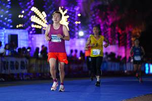 BIB: 0525, 4720
                            <button type="button" onclick="openModal(15368922)" class="btn btn-primary btn-sm float-right btn-popup" data-toggle="modal" data-target=".modal-high-quality">
                        <i class="fas fa-shopping-cart"></i> Add to Cart
                    </button>
                                            <button type="button" onclick="isThisMe(15368922, true)" class="btn btn-success btn-sm float-right btn-popup btn-isme hidden" data-toggle="tooltip" data-placement="bottom" title="นี่คือรูปของคุณใช่ไหม คลิกที่นี่เพื่อเอาเข้าอัลบั้ม">
                        <i class="fas fa-plus"></i> Add to album
                    </button>
                    <button type="button" onclick="isThisMe(15368922, false)" class="btn btn-warning btn-sm float-right btn-popup btn-isnotme hidden">
                        <i class="fas fa-ban"></i> Remove from album
                    </button>