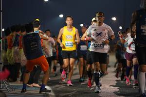 BIB: 40635, 42195, 480
                            <button type="button" onclick="openModal(13858671)" class="btn btn-primary btn-sm float-right btn-popup" data-toggle="modal" data-target=".modal-high-quality">
                        <i class="fas fa-shopping-cart"></i> Add to Cart
                    </button>
                                            <button type="button" onclick="isThisMe(13858671, true)" class="btn btn-success btn-sm float-right btn-popup btn-isme hidden" data-toggle="tooltip" data-placement="bottom" title="นี่คือรูปของคุณใช่ไหม คลิกที่นี่เพื่อเอาเข้าอัลบั้ม">
                        <i class="fas fa-plus"></i> Add to album
                    </button>
                    <button type="button" onclick="isThisMe(13858671, false)" class="btn btn-warning btn-sm float-right btn-popup btn-isnotme hidden">
                        <i class="fas fa-ban"></i> Remove from album
                    </button>