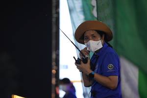 BIB: 
                            <button type="button" onclick="openModal(14033502)" class="btn btn-primary btn-sm float-right btn-popup" data-toggle="modal" data-target=".modal-high-quality">
                        <i class="fas fa-shopping-cart"></i> Add to Cart
                    </button>
                                            <button type="button" onclick="isThisMe(14033502, true)" class="btn btn-success btn-sm float-right btn-popup btn-isme hidden" data-toggle="tooltip" data-placement="bottom" title="นี่คือรูปของคุณใช่ไหม คลิกที่นี่เพื่อเอาเข้าอัลบั้ม">
                        <i class="fas fa-plus"></i> Add to album
                    </button>
                    <button type="button" onclick="isThisMe(14033502, false)" class="btn btn-warning btn-sm float-right btn-popup btn-isnotme hidden">
                        <i class="fas fa-ban"></i> Remove from album
                    </button>