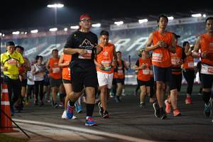 BIB: 046, 25850, 802, 640
                            <button type="button" onclick="openModal(13894999)" class="btn btn-primary btn-sm float-right btn-popup" data-toggle="modal" data-target=".modal-high-quality">
                        <i class="fas fa-shopping-cart"></i> Add to Cart
                    </button>
                                            <button type="button" onclick="isThisMe(13894999, true)" class="btn btn-success btn-sm float-right btn-popup btn-isme hidden" data-toggle="tooltip" data-placement="bottom" title="นี่คือรูปของคุณใช่ไหม คลิกที่นี่เพื่อเอาเข้าอัลบั้ม">
                        <i class="fas fa-plus"></i> Add to album
                    </button>
                    <button type="button" onclick="isThisMe(13894999, false)" class="btn btn-warning btn-sm float-right btn-popup btn-isnotme hidden">
                        <i class="fas fa-ban"></i> Remove from album
                    </button>