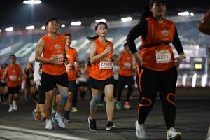 BIB: 590, 22737, 27869, 020
                            <button type="button" onclick="openModal(13906966)" class="btn btn-primary btn-sm float-right btn-popup" data-toggle="modal" data-target=".modal-high-quality">
                        <i class="fas fa-shopping-cart"></i> Add to Cart
                    </button>
                                            <button type="button" onclick="isThisMe(13906966, true)" class="btn btn-success btn-sm float-right btn-popup btn-isme hidden" data-toggle="tooltip" data-placement="bottom" title="นี่คือรูปของคุณใช่ไหม คลิกที่นี่เพื่อเอาเข้าอัลบั้ม">
                        <i class="fas fa-plus"></i> Add to album
                    </button>
                    <button type="button" onclick="isThisMe(13906966, false)" class="btn btn-warning btn-sm float-right btn-popup btn-isnotme hidden">
                        <i class="fas fa-ban"></i> Remove from album
                    </button>