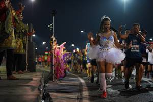 BIB: 42578, 43231
                            <button type="button" onclick="openModal(13877919)" class="btn btn-primary btn-sm float-right btn-popup" data-toggle="modal" data-target=".modal-high-quality">
                        <i class="fas fa-shopping-cart"></i> Add to Cart
                    </button>
                                            <button type="button" onclick="isThisMe(13877919, true)" class="btn btn-success btn-sm float-right btn-popup btn-isme hidden" data-toggle="tooltip" data-placement="bottom" title="นี่คือรูปของคุณใช่ไหม คลิกที่นี่เพื่อเอาเข้าอัลบั้ม">
                        <i class="fas fa-plus"></i> Add to album
                    </button>
                    <button type="button" onclick="isThisMe(13877919, false)" class="btn btn-warning btn-sm float-right btn-popup btn-isnotme hidden">
                        <i class="fas fa-ban"></i> Remove from album
                    </button>