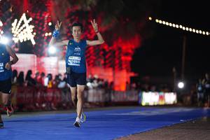 BIB: 0985
                            <button type="button" onclick="openModal(14065228)" class="btn btn-primary btn-sm float-right btn-popup" data-toggle="modal" data-target=".modal-high-quality">
                        <i class="fas fa-shopping-cart"></i> Add to Cart
                    </button>
                                            <button type="button" onclick="isThisMe(14065228, true)" class="btn btn-success btn-sm float-right btn-popup btn-isme hidden" data-toggle="tooltip" data-placement="bottom" title="นี่คือรูปของคุณใช่ไหม คลิกที่นี่เพื่อเอาเข้าอัลบั้ม">
                        <i class="fas fa-plus"></i> Add to album
                    </button>
                    <button type="button" onclick="isThisMe(14065228, false)" class="btn btn-warning btn-sm float-right btn-popup btn-isnotme hidden">
                        <i class="fas fa-ban"></i> Remove from album
                    </button>