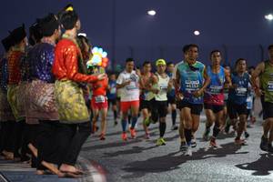 BIB: 46352
                            <button type="button" onclick="openModal(13843607)" class="btn btn-primary btn-sm float-right btn-popup" data-toggle="modal" data-target=".modal-high-quality">
                        <i class="fas fa-shopping-cart"></i> Add to Cart
                    </button>
                                            <button type="button" onclick="isThisMe(13843607, true)" class="btn btn-success btn-sm float-right btn-popup btn-isme hidden" data-toggle="tooltip" data-placement="bottom" title="นี่คือรูปของคุณใช่ไหม คลิกที่นี่เพื่อเอาเข้าอัลบั้ม">
                        <i class="fas fa-plus"></i> Add to album
                    </button>
                    <button type="button" onclick="isThisMe(13843607, false)" class="btn btn-warning btn-sm float-right btn-popup btn-isnotme hidden">
                        <i class="fas fa-ban"></i> Remove from album
                    </button>