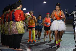 BIB: 428
                            <button type="button" onclick="openModal(13847819)" class="btn btn-primary btn-sm float-right btn-popup" data-toggle="modal" data-target=".modal-high-quality">
                        <i class="fas fa-shopping-cart"></i> Add to Cart
                    </button>
                                            <button type="button" onclick="isThisMe(13847819, true)" class="btn btn-success btn-sm float-right btn-popup btn-isme hidden" data-toggle="tooltip" data-placement="bottom" title="นี่คือรูปของคุณใช่ไหม คลิกที่นี่เพื่อเอาเข้าอัลบั้ม">
                        <i class="fas fa-plus"></i> Add to album
                    </button>
                    <button type="button" onclick="isThisMe(13847819, false)" class="btn btn-warning btn-sm float-right btn-popup btn-isnotme hidden">
                        <i class="fas fa-ban"></i> Remove from album
                    </button>