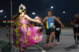 BIB: 42621, 40060, 277
                            <button type="button" onclick="openModal(13885984)" class="btn btn-primary btn-sm float-right btn-popup" data-toggle="modal" data-target=".modal-high-quality">
                        <i class="fas fa-shopping-cart"></i> Add to Cart
                    </button>
                                            <button type="button" onclick="isThisMe(13885984, true)" class="btn btn-success btn-sm float-right btn-popup btn-isme hidden" data-toggle="tooltip" data-placement="bottom" title="นี่คือรูปของคุณใช่ไหม คลิกที่นี่เพื่อเอาเข้าอัลบั้ม">
                        <i class="fas fa-plus"></i> Add to album
                    </button>
                    <button type="button" onclick="isThisMe(13885984, false)" class="btn btn-warning btn-sm float-right btn-popup btn-isnotme hidden">
                        <i class="fas fa-ban"></i> Remove from album
                    </button>