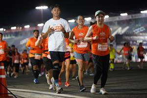 BIB: 044, 28882, 28190
                            <button type="button" onclick="openModal(14001236)" class="btn btn-primary btn-sm float-right btn-popup" data-toggle="modal" data-target=".modal-high-quality">
                        <i class="fas fa-shopping-cart"></i> Add to Cart
                    </button>
                                            <button type="button" onclick="isThisMe(14001236, true)" class="btn btn-success btn-sm float-right btn-popup btn-isme hidden" data-toggle="tooltip" data-placement="bottom" title="นี่คือรูปของคุณใช่ไหม คลิกที่นี่เพื่อเอาเข้าอัลบั้ม">
                        <i class="fas fa-plus"></i> Add to album
                    </button>
                    <button type="button" onclick="isThisMe(14001236, false)" class="btn btn-warning btn-sm float-right btn-popup btn-isnotme hidden">
                        <i class="fas fa-ban"></i> Remove from album
                    </button>