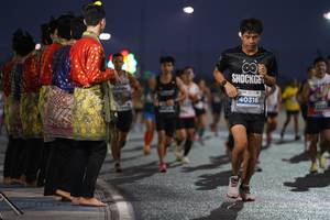 BIB: 40316, 165
                            <button type="button" onclick="openModal(13846449)" class="btn btn-primary btn-sm float-right btn-popup" data-toggle="modal" data-target=".modal-high-quality">
                        <i class="fas fa-shopping-cart"></i> Add to Cart
                    </button>
                                            <button type="button" onclick="isThisMe(13846449, true)" class="btn btn-success btn-sm float-right btn-popup btn-isme hidden" data-toggle="tooltip" data-placement="bottom" title="นี่คือรูปของคุณใช่ไหม คลิกที่นี่เพื่อเอาเข้าอัลบั้ม">
                        <i class="fas fa-plus"></i> Add to album
                    </button>
                    <button type="button" onclick="isThisMe(13846449, false)" class="btn btn-warning btn-sm float-right btn-popup btn-isnotme hidden">
                        <i class="fas fa-ban"></i> Remove from album
                    </button>