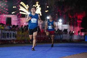 BIB: 0908
                            <button type="button" onclick="openModal(14072365)" class="btn btn-primary btn-sm float-right btn-popup" data-toggle="modal" data-target=".modal-high-quality">
                        <i class="fas fa-shopping-cart"></i> Add to Cart
                    </button>
                                            <button type="button" onclick="isThisMe(14072365, true)" class="btn btn-success btn-sm float-right btn-popup btn-isme hidden" data-toggle="tooltip" data-placement="bottom" title="นี่คือรูปของคุณใช่ไหม คลิกที่นี่เพื่อเอาเข้าอัลบั้ม">
                        <i class="fas fa-plus"></i> Add to album
                    </button>
                    <button type="button" onclick="isThisMe(14072365, false)" class="btn btn-warning btn-sm float-right btn-popup btn-isnotme hidden">
                        <i class="fas fa-ban"></i> Remove from album
                    </button>