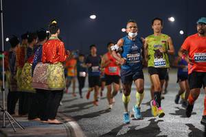 BIB: 47341, 40844, 4740
                            <button type="button" onclick="openModal(13860296)" class="btn btn-primary btn-sm float-right btn-popup" data-toggle="modal" data-target=".modal-high-quality">
                        <i class="fas fa-shopping-cart"></i> Add to Cart
                    </button>
                                            <button type="button" onclick="isThisMe(13860296, true)" class="btn btn-success btn-sm float-right btn-popup btn-isme hidden" data-toggle="tooltip" data-placement="bottom" title="นี่คือรูปของคุณใช่ไหม คลิกที่นี่เพื่อเอาเข้าอัลบั้ม">
                        <i class="fas fa-plus"></i> Add to album
                    </button>
                    <button type="button" onclick="isThisMe(13860296, false)" class="btn btn-warning btn-sm float-right btn-popup btn-isnotme hidden">
                        <i class="fas fa-ban"></i> Remove from album
                    </button>