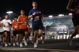 BIB: 21298, 0097
                            <button type="button" onclick="openModal(13867385)" class="btn btn-primary btn-sm float-right btn-popup" data-toggle="modal" data-target=".modal-high-quality">
                        <i class="fas fa-shopping-cart"></i> Add to Cart
                    </button>
                                            <button type="button" onclick="isThisMe(13867385, true)" class="btn btn-success btn-sm float-right btn-popup btn-isme hidden" data-toggle="tooltip" data-placement="bottom" title="นี่คือรูปของคุณใช่ไหม คลิกที่นี่เพื่อเอาเข้าอัลบั้ม">
                        <i class="fas fa-plus"></i> Add to album
                    </button>
                    <button type="button" onclick="isThisMe(13867385, false)" class="btn btn-warning btn-sm float-right btn-popup btn-isnotme hidden">
                        <i class="fas fa-ban"></i> Remove from album
                    </button>