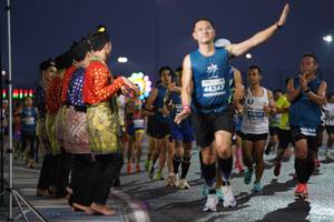 BIB: 46247, 41029
                            <button type="button" onclick="openModal(13845837)" class="btn btn-primary btn-sm float-right btn-popup" data-toggle="modal" data-target=".modal-high-quality">
                        <i class="fas fa-shopping-cart"></i> Add to Cart
                    </button>
                                            <button type="button" onclick="isThisMe(13845837, true)" class="btn btn-success btn-sm float-right btn-popup btn-isme hidden" data-toggle="tooltip" data-placement="bottom" title="นี่คือรูปของคุณใช่ไหม คลิกที่นี่เพื่อเอาเข้าอัลบั้ม">
                        <i class="fas fa-plus"></i> Add to album
                    </button>
                    <button type="button" onclick="isThisMe(13845837, false)" class="btn btn-warning btn-sm float-right btn-popup btn-isnotme hidden">
                        <i class="fas fa-ban"></i> Remove from album
                    </button>