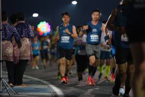 BIB: 4244
                            <button type="button" onclick="openModal(13868201)" class="btn btn-primary btn-sm float-right btn-popup" data-toggle="modal" data-target=".modal-high-quality">
                        <i class="fas fa-shopping-cart"></i> Add to Cart
                    </button>
                                            <button type="button" onclick="isThisMe(13868201, true)" class="btn btn-success btn-sm float-right btn-popup btn-isme hidden" data-toggle="tooltip" data-placement="bottom" title="นี่คือรูปของคุณใช่ไหม คลิกที่นี่เพื่อเอาเข้าอัลบั้ม">
                        <i class="fas fa-plus"></i> Add to album
                    </button>
                    <button type="button" onclick="isThisMe(13868201, false)" class="btn btn-warning btn-sm float-right btn-popup btn-isnotme hidden">
                        <i class="fas fa-ban"></i> Remove from album
                    </button>