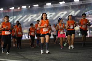 BIB: 29433, 2959
                            <button type="button" onclick="openModal(13970534)" class="btn btn-primary btn-sm float-right btn-popup" data-toggle="modal" data-target=".modal-high-quality">
                        <i class="fas fa-shopping-cart"></i> Add to Cart
                    </button>
                                            <button type="button" onclick="isThisMe(13970534, true)" class="btn btn-success btn-sm float-right btn-popup btn-isme hidden" data-toggle="tooltip" data-placement="bottom" title="นี่คือรูปของคุณใช่ไหม คลิกที่นี่เพื่อเอาเข้าอัลบั้ม">
                        <i class="fas fa-plus"></i> Add to album
                    </button>
                    <button type="button" onclick="isThisMe(13970534, false)" class="btn btn-warning btn-sm float-right btn-popup btn-isnotme hidden">
                        <i class="fas fa-ban"></i> Remove from album
                    </button>