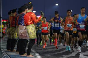 BIB: 45254, 41541, 46822, 46201, 10798
                            <button type="button" onclick="openModal(13844536)" class="btn btn-primary btn-sm float-right btn-popup" data-toggle="modal" data-target=".modal-high-quality">
                        <i class="fas fa-shopping-cart"></i> Add to Cart
                    </button>
                                            <button type="button" onclick="isThisMe(13844536, true)" class="btn btn-success btn-sm float-right btn-popup btn-isme hidden" data-toggle="tooltip" data-placement="bottom" title="นี่คือรูปของคุณใช่ไหม คลิกที่นี่เพื่อเอาเข้าอัลบั้ม">
                        <i class="fas fa-plus"></i> Add to album
                    </button>
                    <button type="button" onclick="isThisMe(13844536, false)" class="btn btn-warning btn-sm float-right btn-popup btn-isnotme hidden">
                        <i class="fas fa-ban"></i> Remove from album
                    </button>