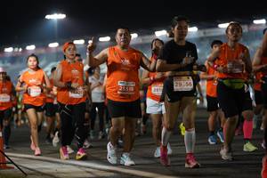 BIB: 27904, 29356, 25519, 2818, 28426
                            <button type="button" onclick="openModal(13892947)" class="btn btn-primary btn-sm float-right btn-popup" data-toggle="modal" data-target=".modal-high-quality">
                        <i class="fas fa-shopping-cart"></i> Add to Cart
                    </button>
                                            <button type="button" onclick="isThisMe(13892947, true)" class="btn btn-success btn-sm float-right btn-popup btn-isme hidden" data-toggle="tooltip" data-placement="bottom" title="นี่คือรูปของคุณใช่ไหม คลิกที่นี่เพื่อเอาเข้าอัลบั้ม">
                        <i class="fas fa-plus"></i> Add to album
                    </button>
                    <button type="button" onclick="isThisMe(13892947, false)" class="btn btn-warning btn-sm float-right btn-popup btn-isnotme hidden">
                        <i class="fas fa-ban"></i> Remove from album
                    </button>