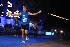 BIB: 40010
                            <button type="button" onclick="openModal(14206863)" class="btn btn-primary btn-sm float-right btn-popup" data-toggle="modal" data-target=".modal-high-quality">
                        <i class="fas fa-shopping-cart"></i> Add to Cart
                    </button>
                                            <button type="button" onclick="isThisMe(14206863, true)" class="btn btn-success btn-sm float-right btn-popup btn-isme hidden" data-toggle="tooltip" data-placement="bottom" title="นี่คือรูปของคุณใช่ไหม คลิกที่นี่เพื่อเอาเข้าอัลบั้ม">
                        <i class="fas fa-plus"></i> Add to album
                    </button>
                    <button type="button" onclick="isThisMe(14206863, false)" class="btn btn-warning btn-sm float-right btn-popup btn-isnotme hidden">
                        <i class="fas fa-ban"></i> Remove from album
                    </button>