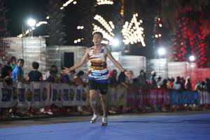 BIB: 40211
                            <button type="button" onclick="openModal(14061350)" class="btn btn-primary btn-sm float-right btn-popup" data-toggle="modal" data-target=".modal-high-quality">
                        <i class="fas fa-shopping-cart"></i> Add to Cart
                    </button>
                                            <button type="button" onclick="isThisMe(14061350, true)" class="btn btn-success btn-sm float-right btn-popup btn-isme hidden" data-toggle="tooltip" data-placement="bottom" title="นี่คือรูปของคุณใช่ไหม คลิกที่นี่เพื่อเอาเข้าอัลบั้ม">
                        <i class="fas fa-plus"></i> Add to album
                    </button>
                    <button type="button" onclick="isThisMe(14061350, false)" class="btn btn-warning btn-sm float-right btn-popup btn-isnotme hidden">
                        <i class="fas fa-ban"></i> Remove from album
                    </button>