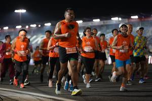 BIB: 236, 238, 25078
                            <button type="button" onclick="openModal(14049777)" class="btn btn-primary btn-sm float-right btn-popup" data-toggle="modal" data-target=".modal-high-quality">
                        <i class="fas fa-shopping-cart"></i> Add to Cart
                    </button>
                                            <button type="button" onclick="isThisMe(14049777, true)" class="btn btn-success btn-sm float-right btn-popup btn-isme hidden" data-toggle="tooltip" data-placement="bottom" title="นี่คือรูปของคุณใช่ไหม คลิกที่นี่เพื่อเอาเข้าอัลบั้ม">
                        <i class="fas fa-plus"></i> Add to album
                    </button>
                    <button type="button" onclick="isThisMe(14049777, false)" class="btn btn-warning btn-sm float-right btn-popup btn-isnotme hidden">
                        <i class="fas fa-ban"></i> Remove from album
                    </button>