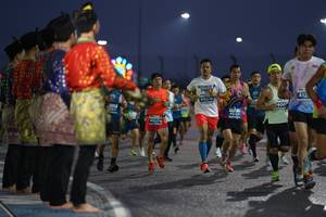 BIB: 412, 4001, 100, 4532, 40234
                            <button type="button" onclick="openModal(13843704)" class="btn btn-primary btn-sm float-right btn-popup" data-toggle="modal" data-target=".modal-high-quality">
                        <i class="fas fa-shopping-cart"></i> Add to Cart
                    </button>
                                            <button type="button" onclick="isThisMe(13843704, true)" class="btn btn-success btn-sm float-right btn-popup btn-isme hidden" data-toggle="tooltip" data-placement="bottom" title="นี่คือรูปของคุณใช่ไหม คลิกที่นี่เพื่อเอาเข้าอัลบั้ม">
                        <i class="fas fa-plus"></i> Add to album
                    </button>
                    <button type="button" onclick="isThisMe(13843704, false)" class="btn btn-warning btn-sm float-right btn-popup btn-isnotme hidden">
                        <i class="fas fa-ban"></i> Remove from album
                    </button>